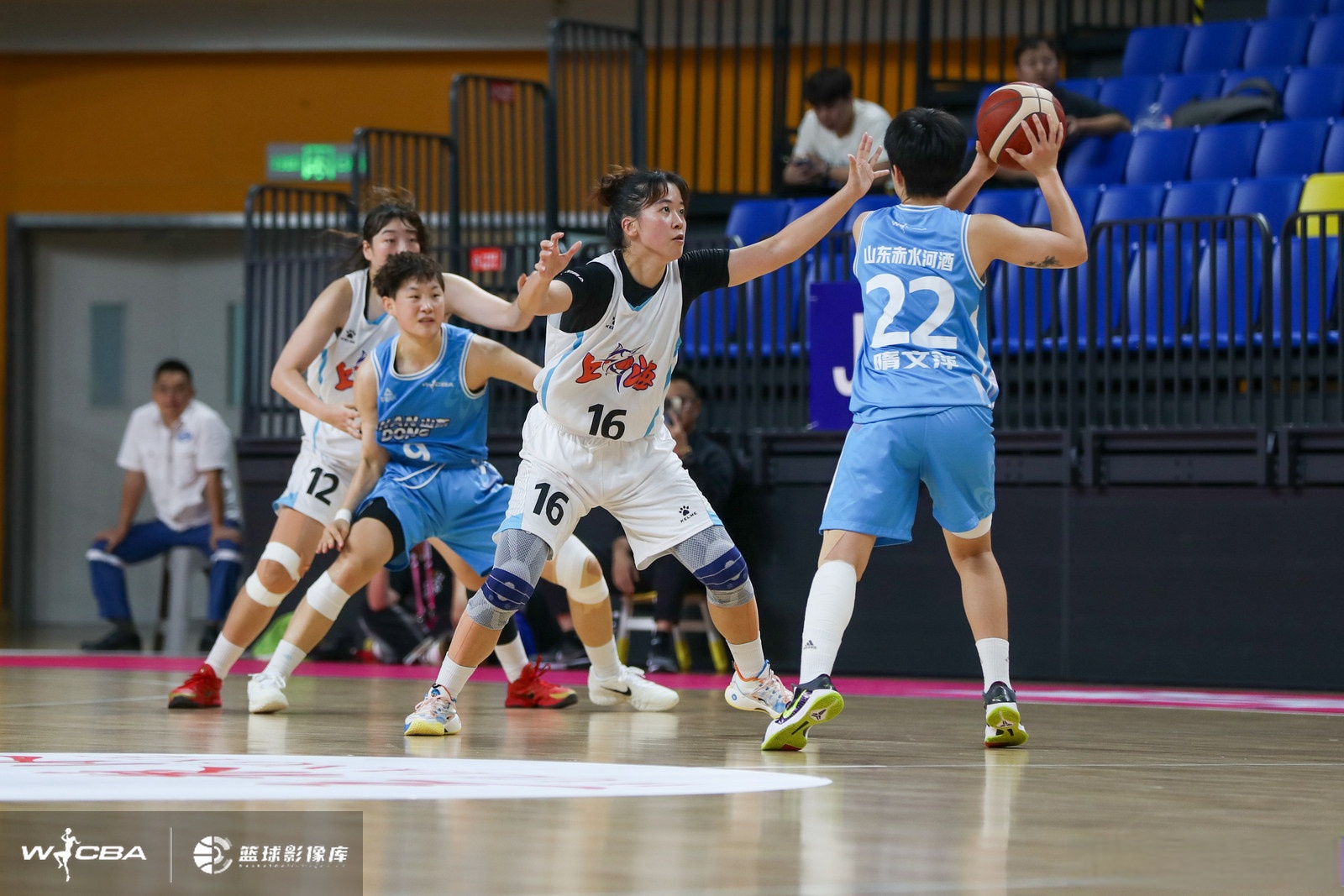 九游游戏中心下载-从阿斯顿维拉围绕CBA季后赛豪取连胜到冲刺阶段夏洛特黄蜂调整名单以备全明星赛，浙江队赛后篮板制胜的简单介绍-九游游戏中心下载